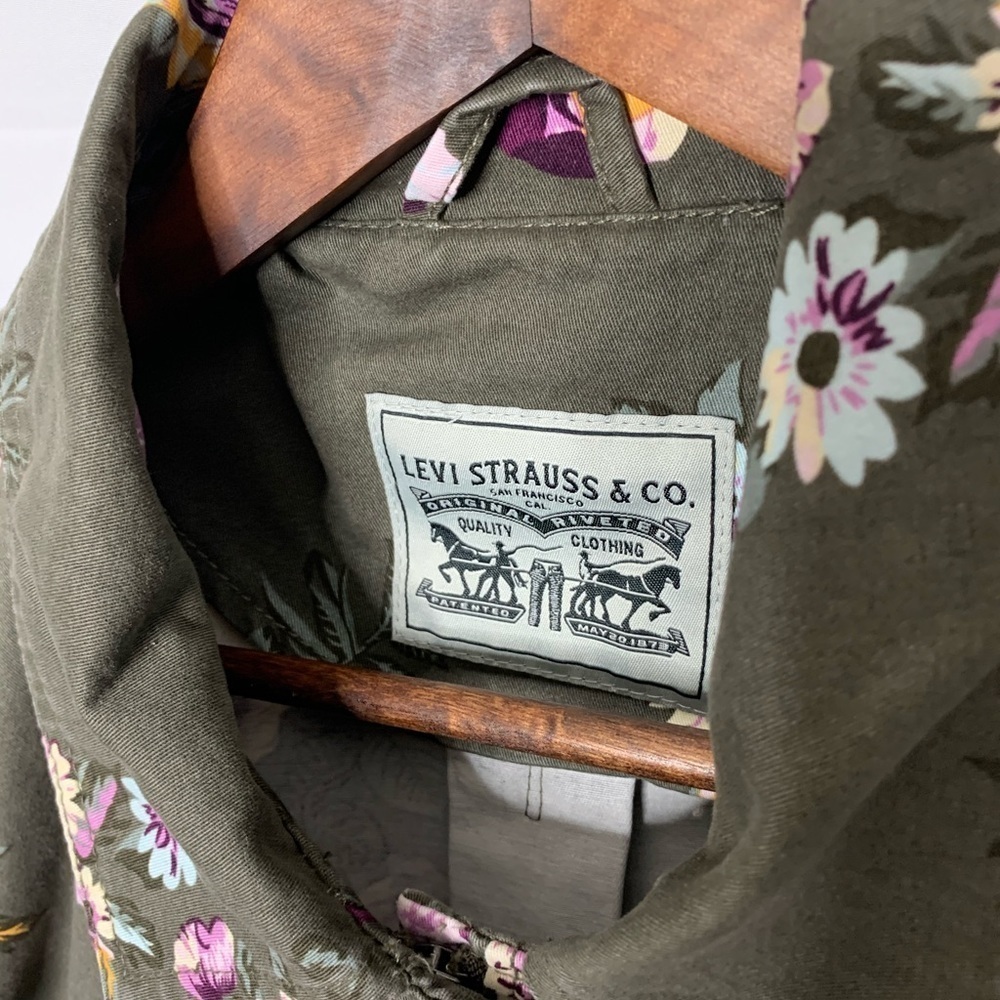 Levi’s Floral Printed Field Jacket - Picture 8 of 13